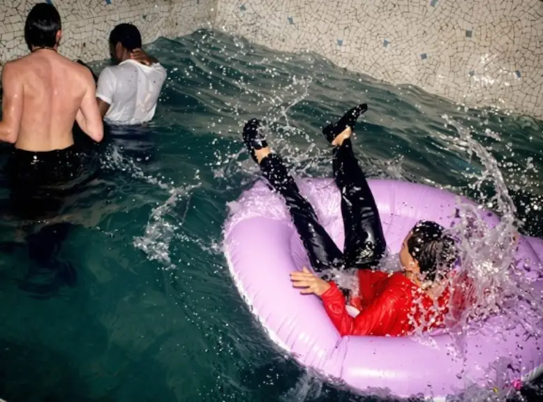 A night in the pool at Les Bains